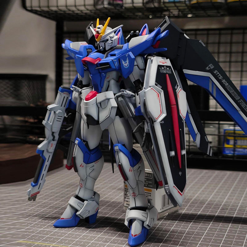 Model Kit Gundam Wing - 1/144 HG Scale Mecha Plastic Model